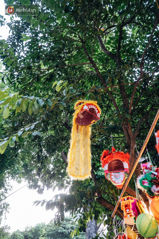 Hàng Mã đông nghẹt người dịp cuối tuần chơi Trung thu sớm, tiểu thương yêu cầu không chụp ảnh-10