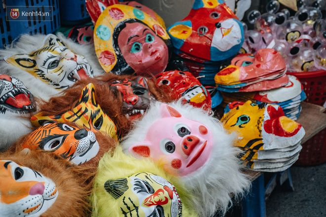 Hàng Mã đông nghẹt người dịp cuối tuần chơi Trung thu sớm, tiểu thương yêu cầu không chụp ảnh-5