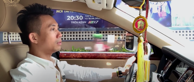 Đại gia Minh Nhựa tặng 1 cặp đồng hồ Hublot cho vợ chồng con gái cưng kỷ niệm ngày cưới, rưng rưng nỗi niềm người làm cha-1