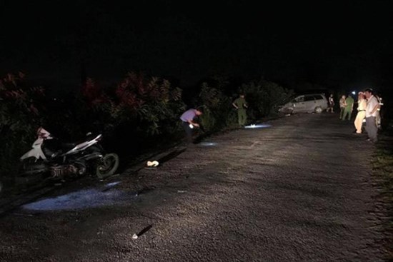 Hải Dương: Ô tô đâm 4 xe máy ngược chiều, 9 người bị thương