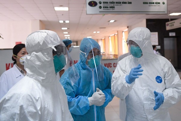 Bác sĩ cảnh báo triệu chứng mới trên lưỡi của Covid-19-2