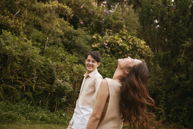 Vợ chồng Đông Nhi - Ông Cao Thắng tung bộ ảnh trước lúc lâm bồn nhưng lại gây tò mò vì không thấy bụng bầu đâu-5