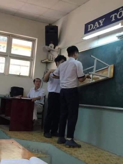 Cười đau bụng với chùm ảnh bá đạo chỉ có ở trường học Việt Nam: Học sinh nghịch ngợm đã đành, đây lại thêm cả thầy hiệu trưởng-12
