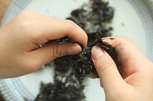 Đừng nấu canh nữa, làm rong biển rang muối mè giòn tan để ăn chơi cũng đã miệng-2