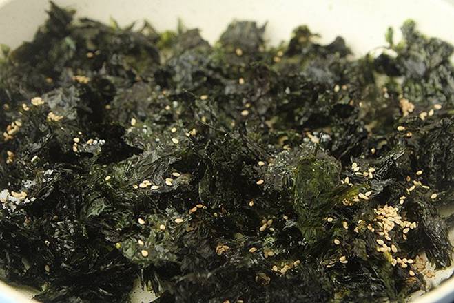 Đừng nấu canh nữa, làm rong biển rang muối mè giòn tan để ăn chơi cũng đã miệng-5