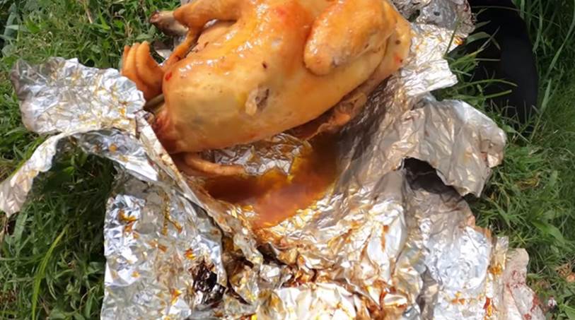 Sau nồi cháo gà nguyên lông, Hưng Vlog lại tiếp tục cho ra lò một món gà khác gây tranh cãi không kém nhưng lần này đã có tiến bộ chỉ nhờ một câu nói-4