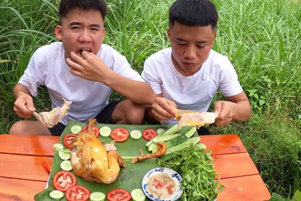 Sốc: Nam vlogger bị YouTube cảnh cáo vì bạo lực trẻ em, mỗi video chỉ còn kiếm được 300k nhưng vẫn bất chấp làm tiếp?-7