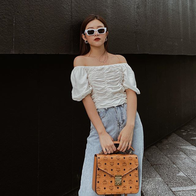 Áo trễ vai vẫn hot hòn họt, sắm 9 mẫu này đi chơi Trung thu thì chuẩn khỏi chỉnh-6