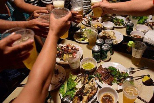 Kích động, lôi kéo người khác uống rượu, bia bị phạt đến 1 triệu đồng-3