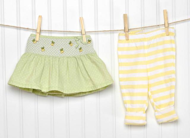 Tại sao không nên phơi quần áo của trẻ vào ban đêm? Biết lý do ai cũng phải rùng mình!-1