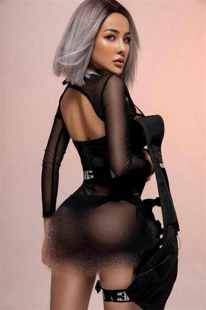 Bikini phản chủ, Ngân 98 lộ ngấn mỡ bụng: Vòng eo 49cm chỉ là sự lươn lẹo?-8