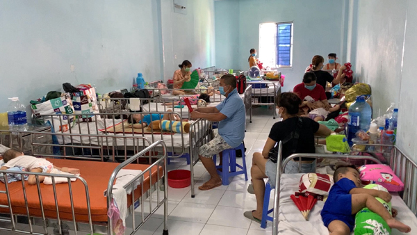 Hàng loạt trẻ bị tay chân miệng nhưng thuốc điều trị đã hết-1