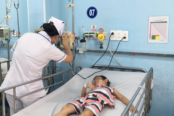 Hàng loạt trẻ bị tay chân miệng nhưng thuốc điều trị đã hết-3