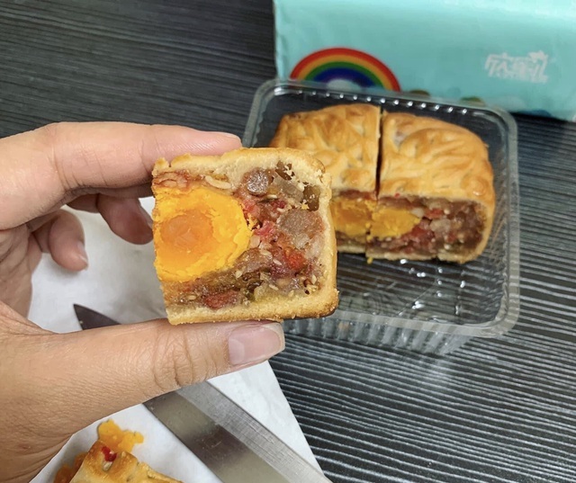 Dân Thủ đô dậy từ 5 giờ sáng, bắt tàu hỏa đi Hải Phòng mua bánh trung thu-4