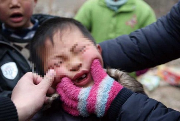 Ngành chăn dắt trẻ ăn xin ở Châu Á: Kẻ máu lạnh tạo ra những đứa bé khuyết tật và biến chúng thành cỗ máy kiếm tiền vô đạo đức-4