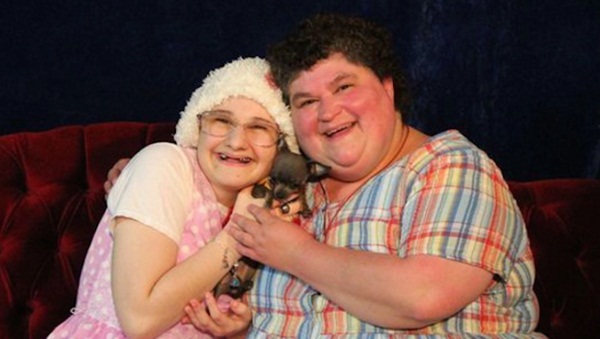 Mẹ vừa qua đời, con gái bại liệt bỗng đứng lên đi lại bình thường, hé lộ chân tướng vụ án con giết mẹ với dòng thông báo rợn người trên MXH-2