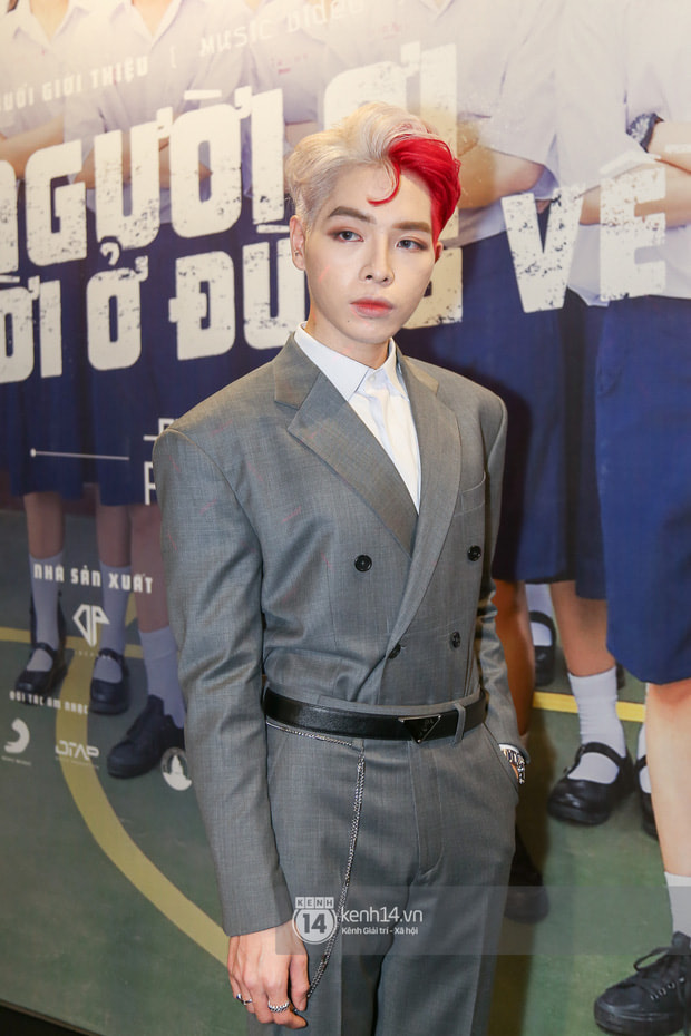 Lời nguyền mặc xấu gia đình Hoa Dâm Bụt: Erik ưa trang điểm lố nhưng sao bằng cách phối đồ đi vào lòng... đất của Hòa Minzy?-17