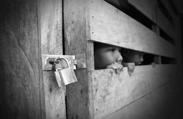 Sẵn sàng vứt đứa trẻ xuống sông để trốn thoát, kẻ buôn người khét tiếng còn để lại câu nói gây chấn động khi bị bắt-4