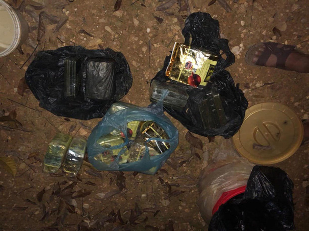 Trinh sát đào đất lấy lô ma túy trị giá 10 tỷ đồng của ông trùm ở xứ Nghệ-4