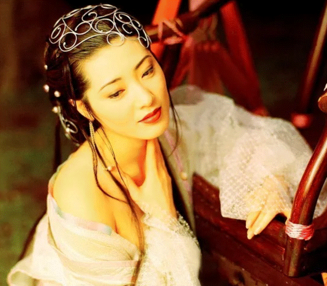 Phận đời cay đắng, 22 tuổi mắc ung thư của Phan Kim Liên táo bạo nhất màn ảnh-1