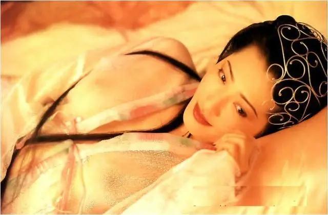 Phận đời cay đắng, 22 tuổi mắc ung thư của Phan Kim Liên táo bạo nhất màn ảnh-5