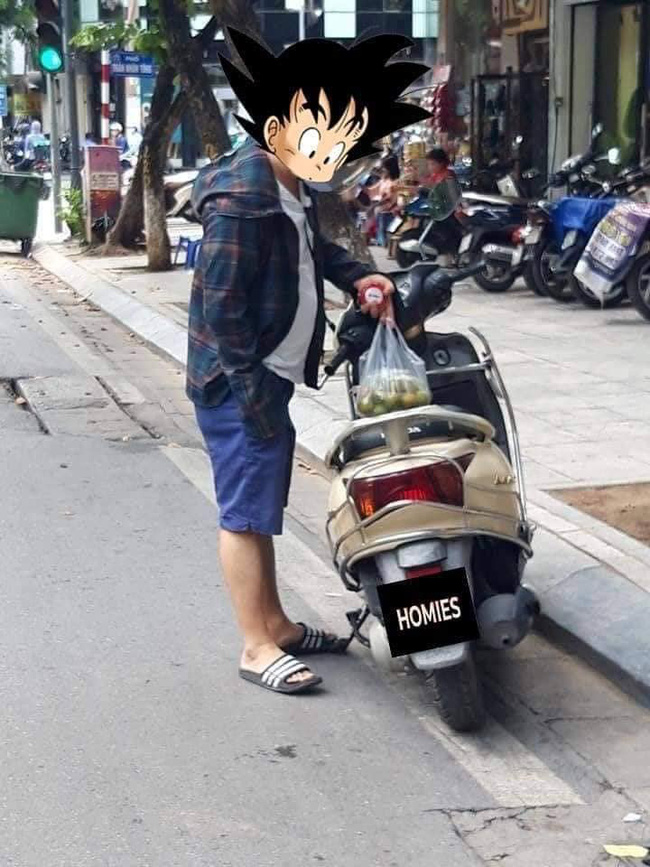 Hội chị em ngỡ ngàng với hình ảnh người đàn ông xách theo chiếc cân đi chợ, mặc cả chán chê mới chịu mua hoa quả mang về-2