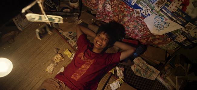 RÒM: 7 chi tiết mà khán giả vô tình bỏ qua nhưng lại chứa đựng những ẩn ý đầy thú vị-1