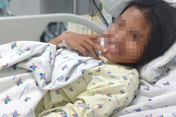 Nghĩ cha mẹ hết thương, bé gái 11 tuổi uống thuốc ngủ tự tử-1