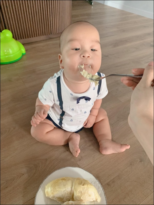 Sợ hai nhóc tỳ quá bụ bẫm, vợ tiếp viên hàng không của MC Thành Trung quyết dùng biện pháp này để con giảm cân!-5