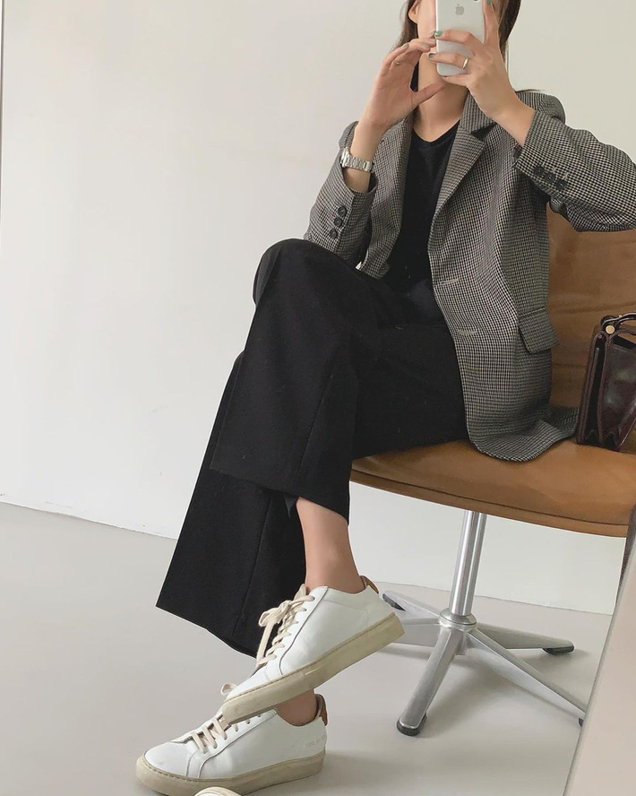 Ai cũng sắm quần ống rộng nhưng chưa chắc đã biết 12 cách phối đồ tôn dáng và sành điệu bá cháy-4