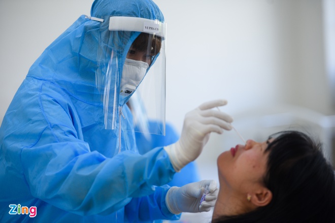 17 người trở về từ Nga mắc Covid-19-1