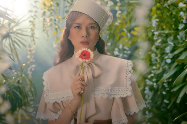 Mỹ Tâm tự tin khoe eo thon ở tuổi U40-5