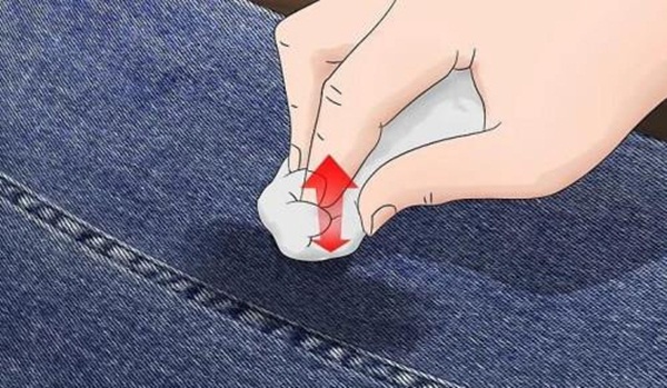 Những cách tẩy vết bẩn trên quần bò sạch như mới mà không bị phai màu-4