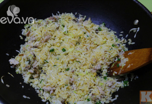 Cách làm cơm chiên cá mặn ngon đơn giản nhất-5