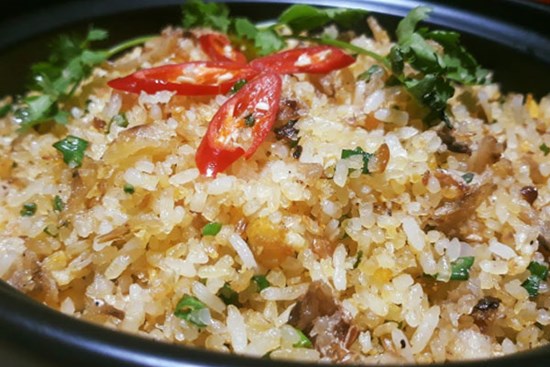 Cách làm cơm chiên cá mặn ngon đơn giản nhất