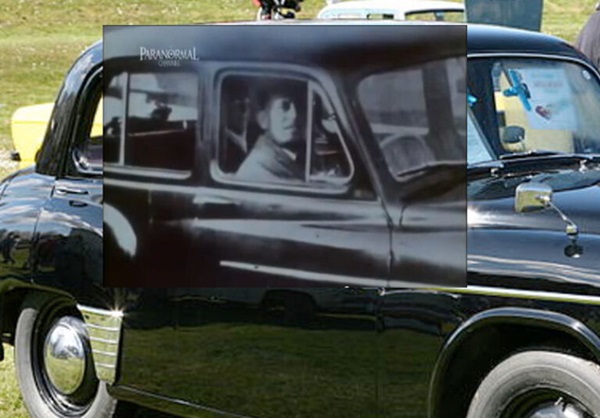 Tiện tay chụp ảnh cho chồng, vợ trở về nhà mới phát hiện bóng dáng của người mẹ đã khuất trong ống kính gây ra nhiều tranh cãi-5