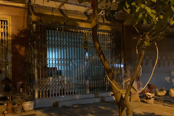 Hà Nội: 17 người hoảng loạn khi bị mắc kẹt trong thang máy, may mắn được giải cứu kịp thời-3