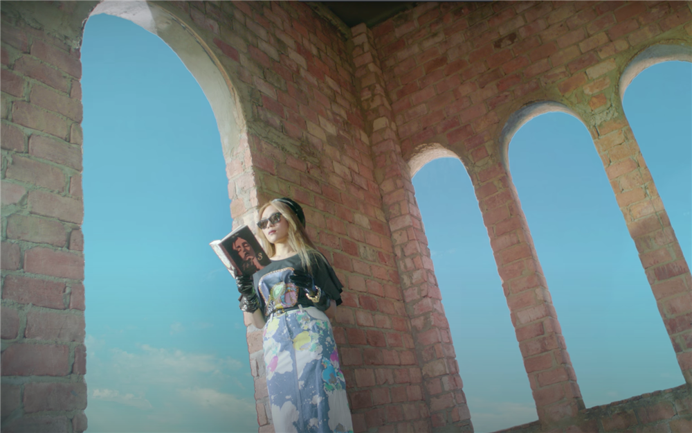 Mỹ Tâm học hỏi style BLACKPINK trong MV mới thì phải, nhưng lên đồ ớ hợ thế này thì đúng cũng thành sai thôi!-3