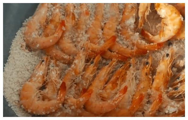 Tôm rang muối thơm ngon, giòn rụm đơn giản tại nhà, hội gái đoảng ghét bếp cũng có thể thành công!-5