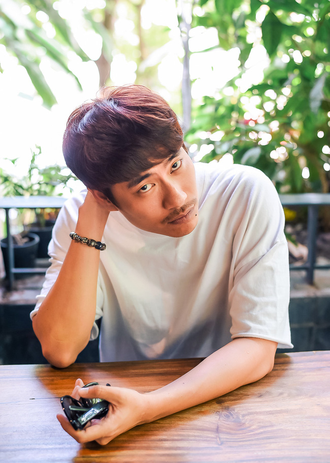 Kiều Minh Tuấn khoe được tặng giày do G-Dragon thiết kế, nào ngờ bị bóc mẽ sống ảo-3