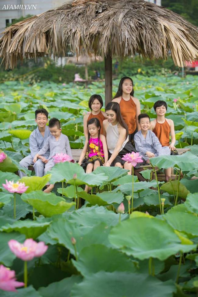 Lò Thị Sao Xa - Bà mẹ mặt đẹp, dáng xinh, ly hôn không lấy một xu từ chồng mà chỉ giành quyền nuôi 7 đứa con: Cách dạy mới đáng nể!-2