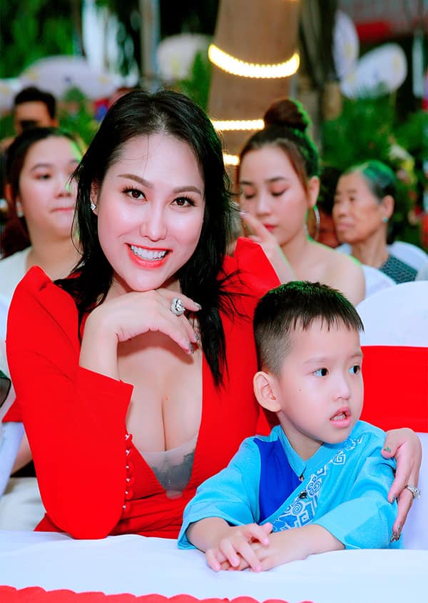 Chồng cũ lấy vợ mới, Phi Thanh Vân định đi kiện, U40 một mình nuôi con thành giỏi nhất trường-9