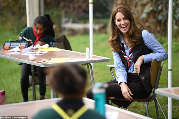 Xuất hiện trong cùng một ngày, Meghan đưa ra tuyên bố thách thức dư luận còn Công nương Kate thể hiện đẳng cấp khác biệt-3