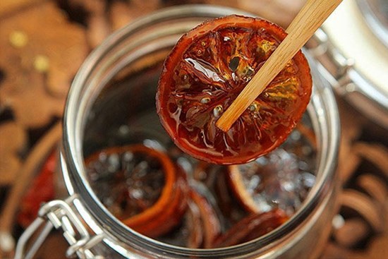 Chanh không ngâm mật ong nữa, đem chưng với đường phèn vẫn trị ho rất tốt