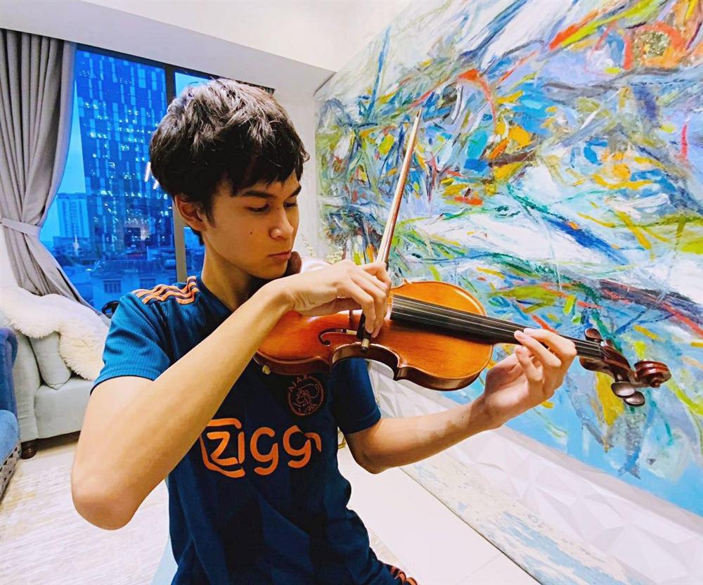 Vợ cũ Huy Khánh: Con chị tiền học 1 tỷ/năm, nuôi ăn mỗi bữa tôm hùm, cá hồi, bò Wagyu-5