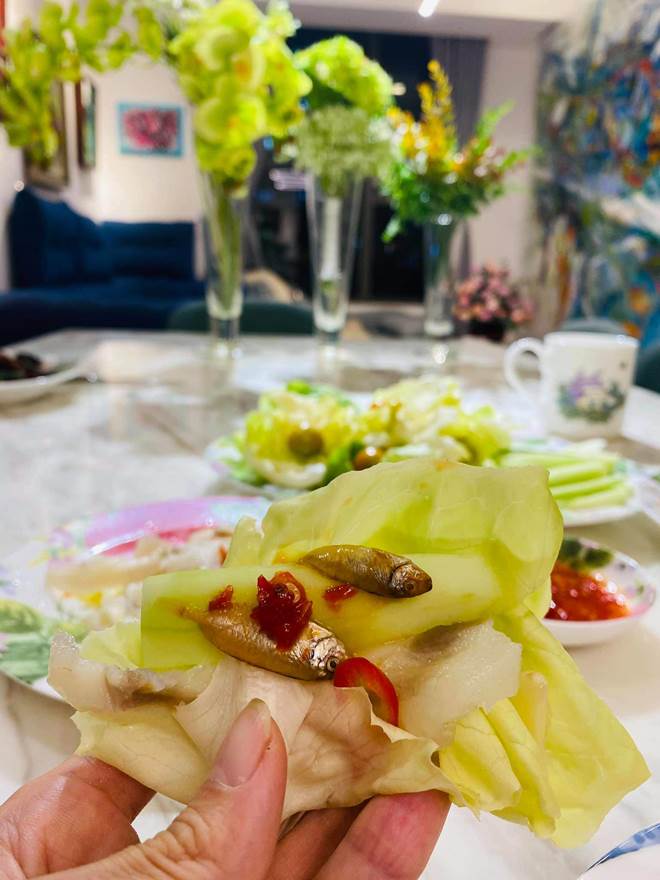 Vợ cũ Huy Khánh: Con chị tiền học 1 tỷ/năm, nuôi ăn mỗi bữa tôm hùm, cá hồi, bò Wagyu-8