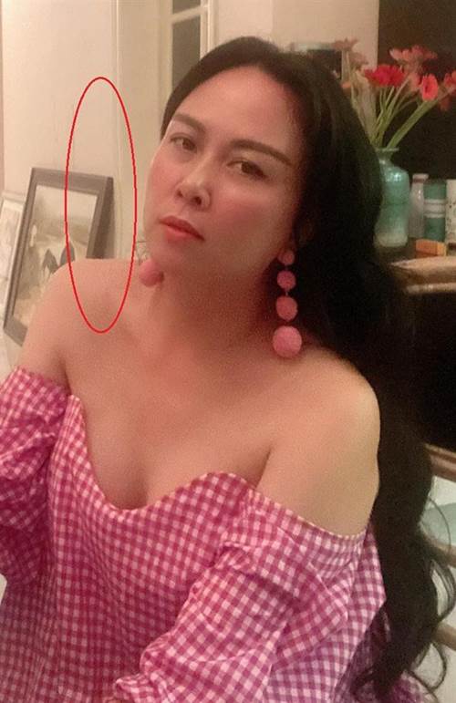 43 tuổi vừa sinh con cho tình trẻ vẫn nõn nà, Phượng Chanel không ngờ bị lật tẩy chiêu trò-3