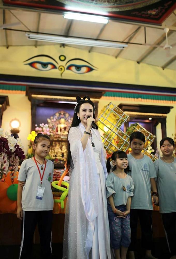 Hiền Hồ vào vai chị Hằng: Đánh phấn vừa dày vừa trắng bệch, nhìn qua cũng thấy hết hồn-8