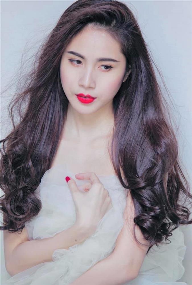 Ở tuổi 35, Thủy Tiên ở nhà 22 tỉ, chi tiêu sương sương 200 triệu/tháng-1