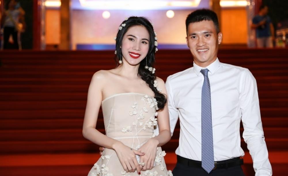 Ở tuổi 35, Thủy Tiên ở nhà 22 tỉ, chi tiêu sương sương 200 triệu/tháng-15